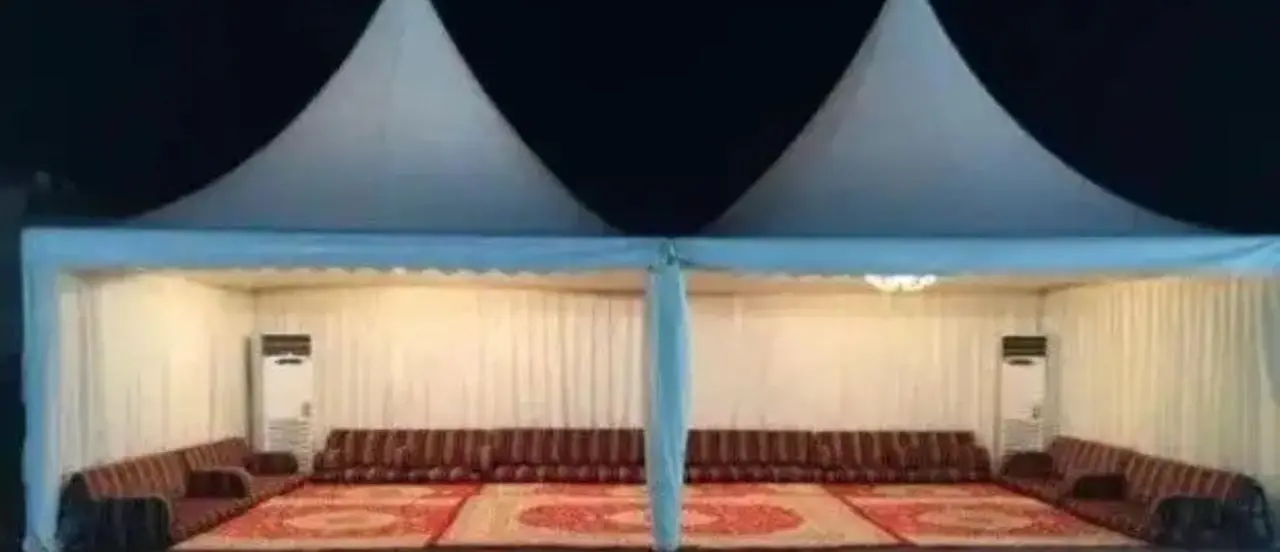 خيمة ضيافة مجهزة بالجلسات والتكييف